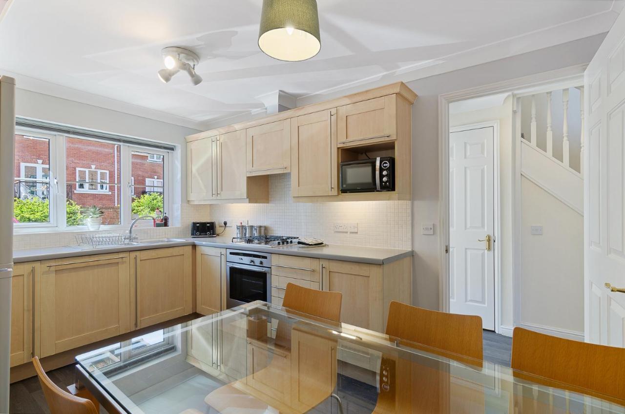 Villa 4Br Townhouse Wbalcony Free Parking Fast Wi-Fi NWI Exterior foto
