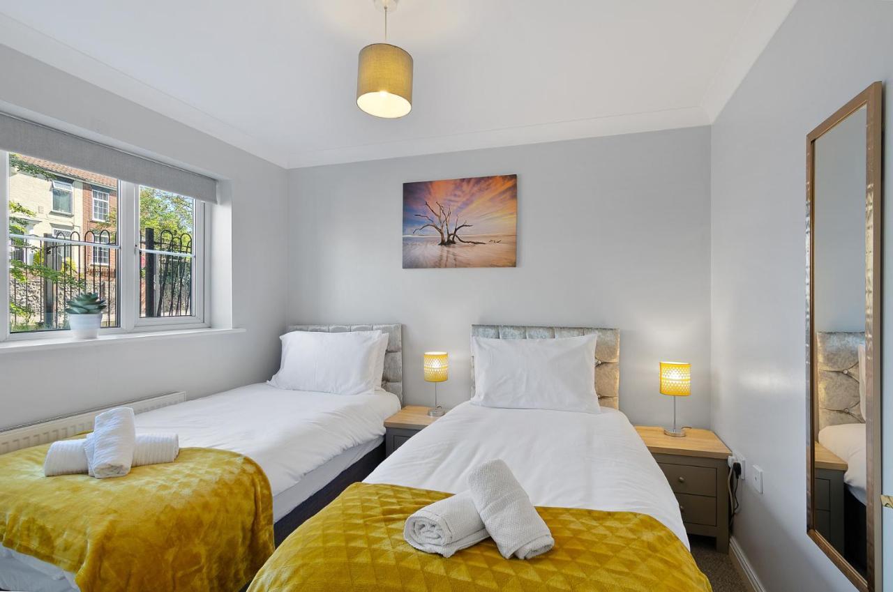 Villa 4Br Townhouse Wbalcony Free Parking Fast Wi-Fi NWI Exterior foto