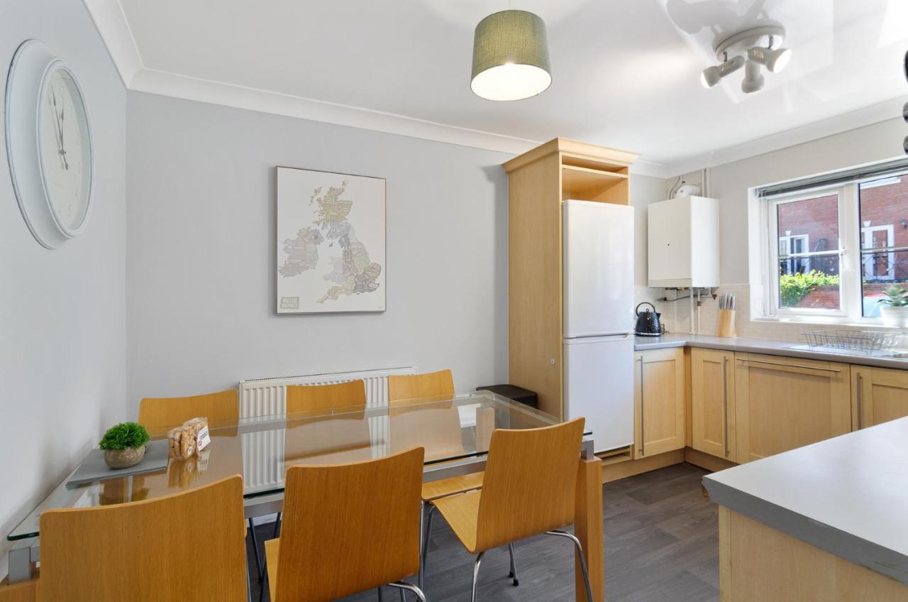 Villa 4Br Townhouse Wbalcony Free Parking Fast Wi-Fi NWI Exterior foto