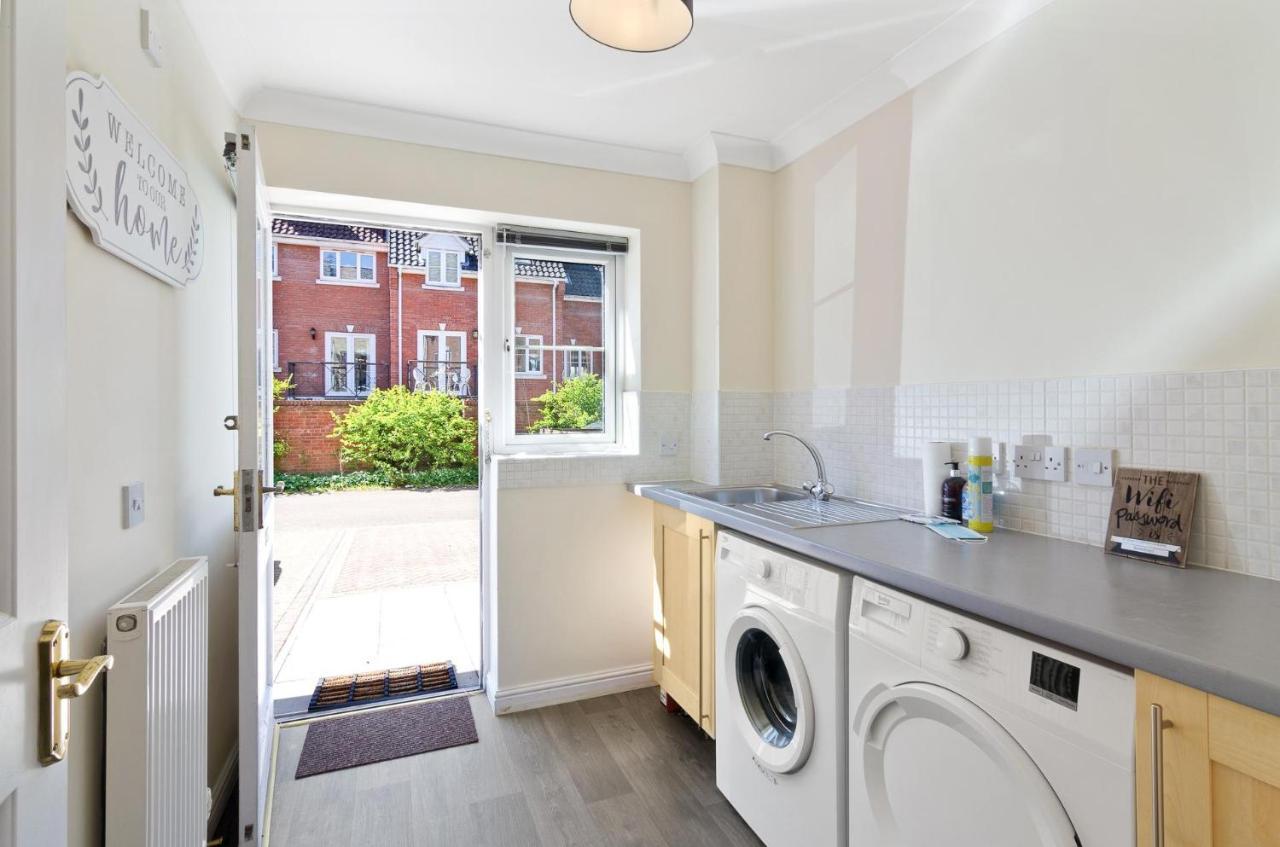 Villa 4Br Townhouse Wbalcony Free Parking Fast Wi-Fi NWI Exterior foto