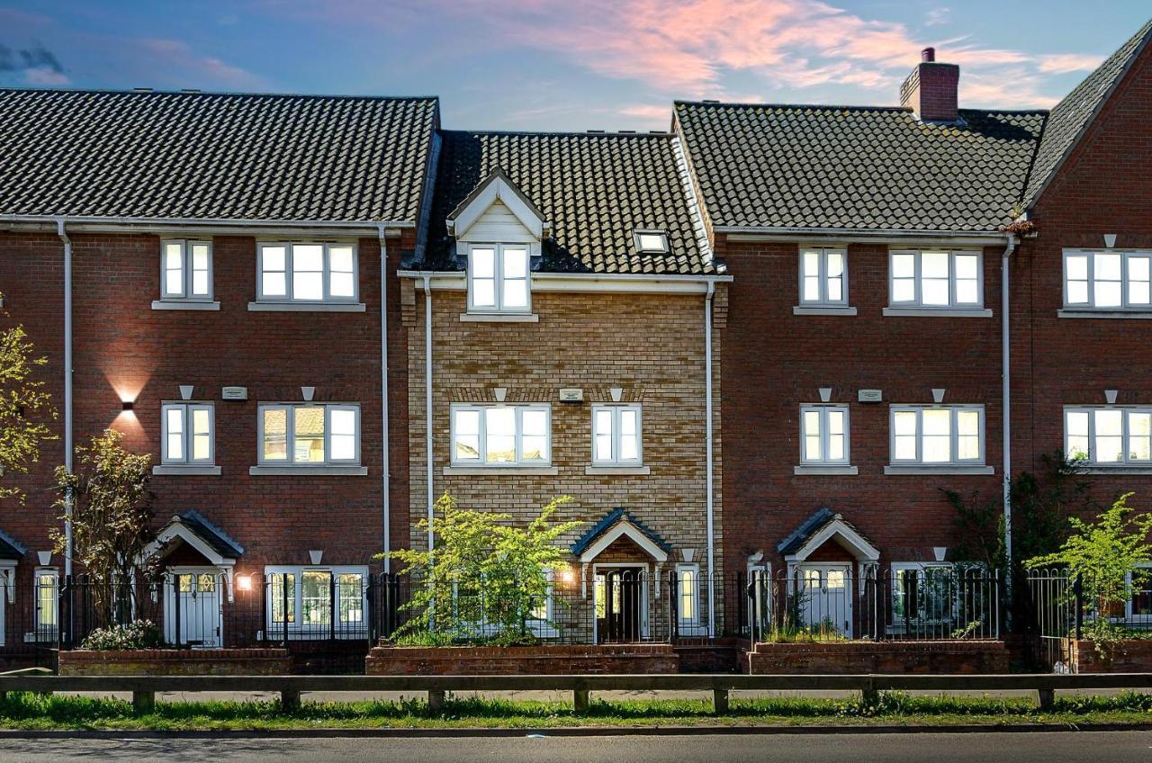 Villa 4Br Townhouse Wbalcony Free Parking Fast Wi-Fi NWI Exterior foto