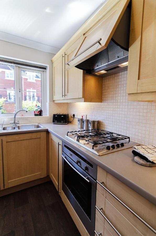 Villa 4Br Townhouse Wbalcony Free Parking Fast Wi-Fi NWI Exterior foto