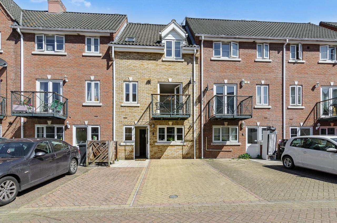 Villa 4Br Townhouse Wbalcony Free Parking Fast Wi-Fi NWI Exterior foto