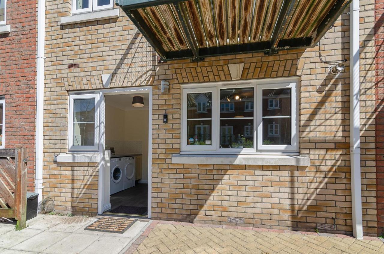 Villa 4Br Townhouse Wbalcony Free Parking Fast Wi-Fi NWI Exterior foto