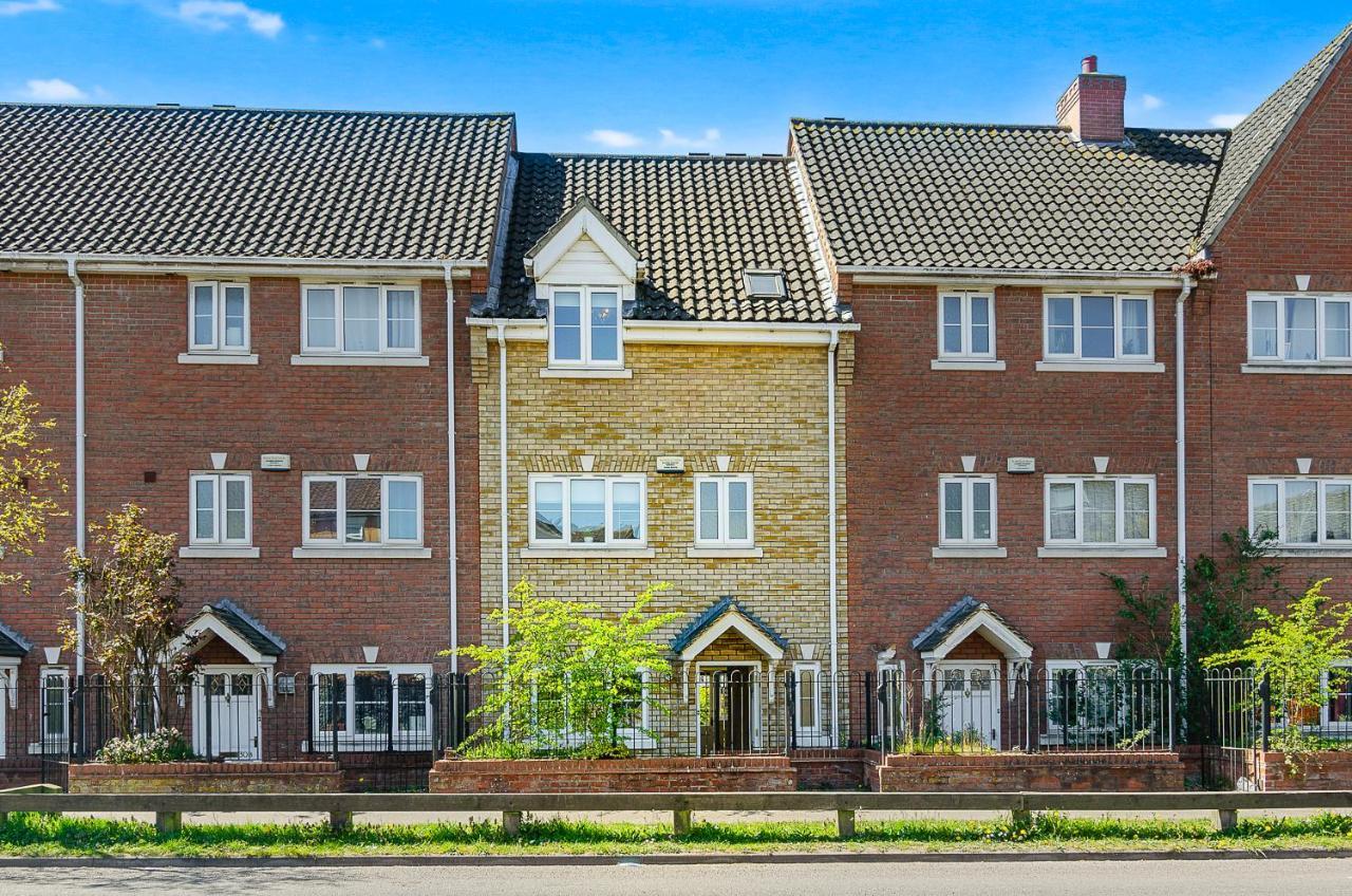 Villa 4Br Townhouse Wbalcony Free Parking Fast Wi-Fi NWI Exterior foto
