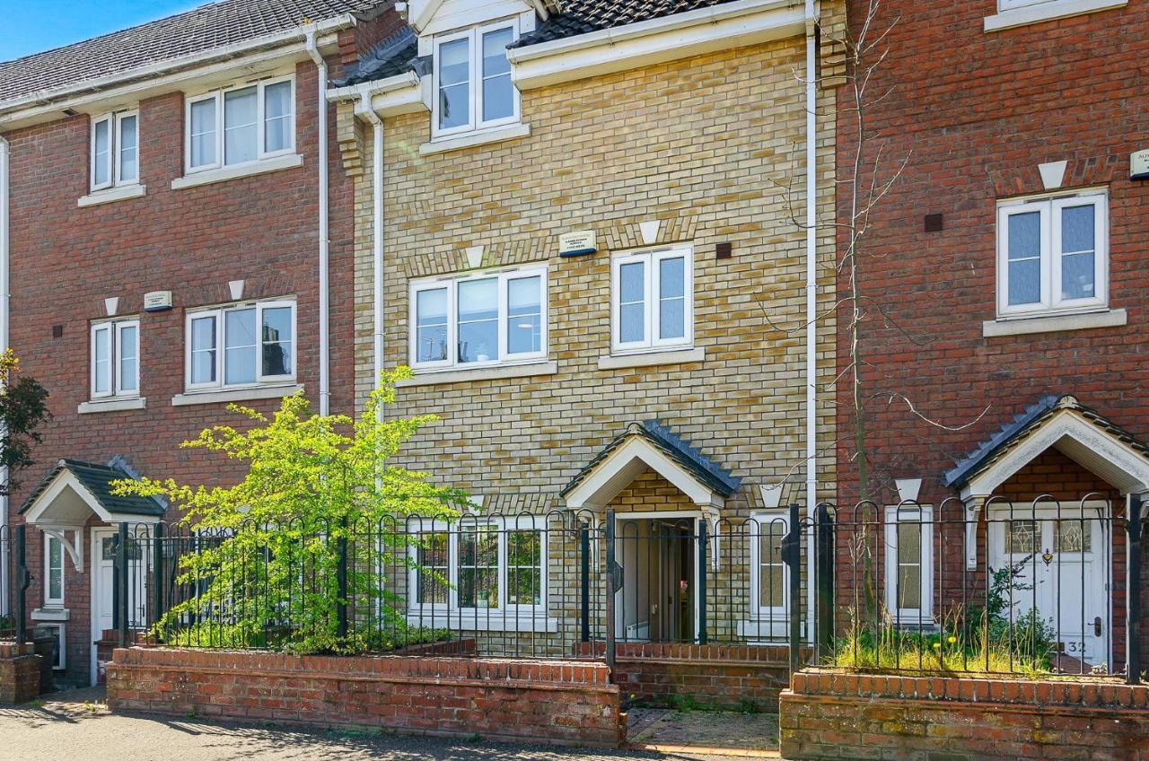 Villa 4Br Townhouse Wbalcony Free Parking Fast Wi-Fi NWI Exterior foto